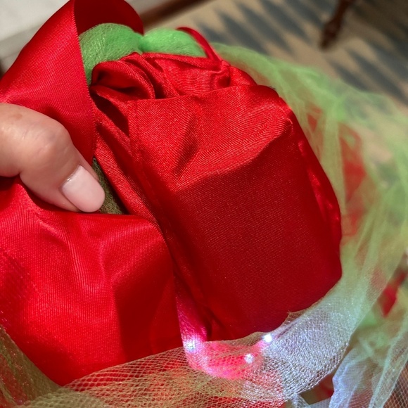 Christmas Red & Ivy Extra Full LED Lit Maxi Tulle Skirt - Picture 7 of 10